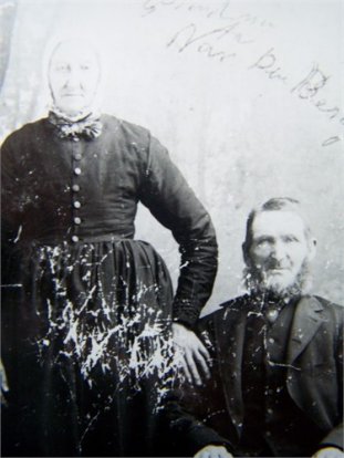 Klaas and Trijntje Koens Van Den Berg, in the 1880s